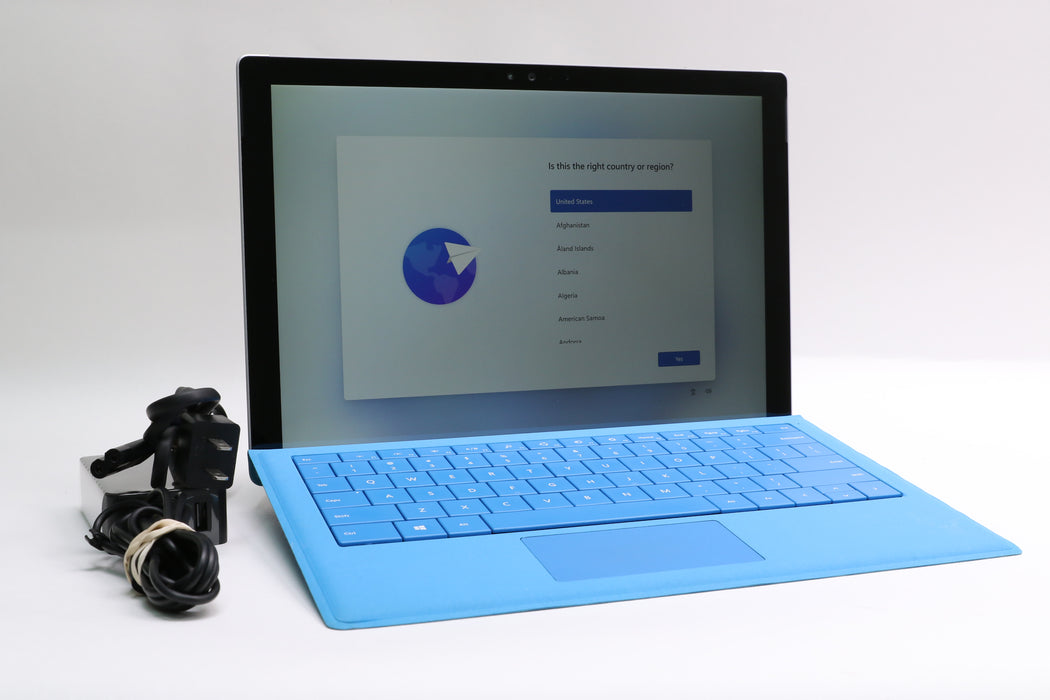 13" Microsoft Surface Pro 4, i5-6300U, 8GB, 256GB SSD, Touchscreen