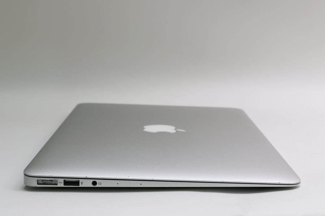13" 2017, MacBook Air, MQD32LL/A, i5-5350U, 8GB, 128GB SSD, New Battery!