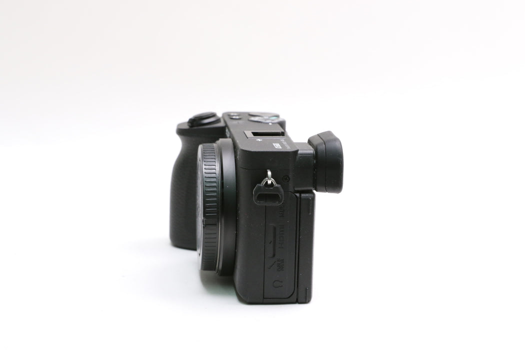 Sony Alpha a6600 Camera w/ SmallRig Cage, Charger, 1,960 Shutter Count!