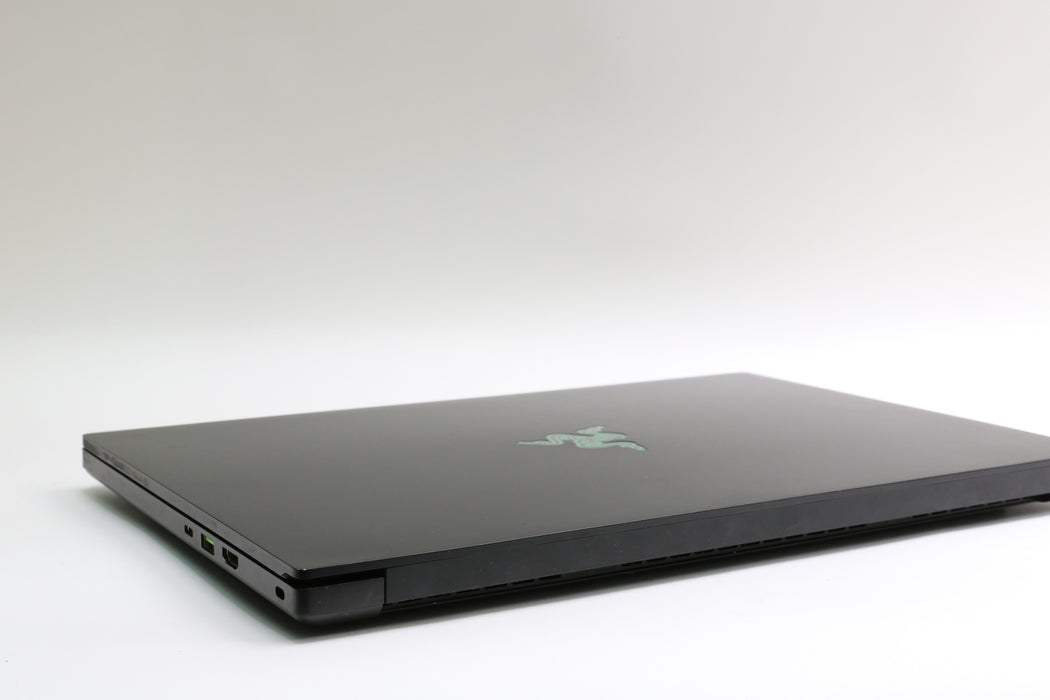 15" Razer Blade 15 (Late 2020), i7-10750H, 32GB, 256GB SSD, GTX 1660 Ti