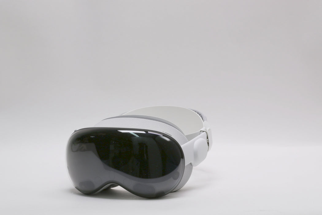 Apple Vision Pro 256GB (M2) Virtual Reality Headset, MQL83LL/A, w/ Accessories! — photo 2 of 7