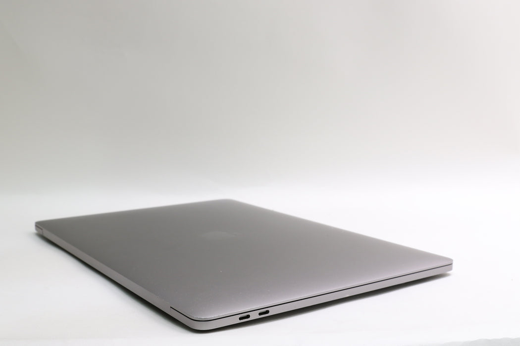 15" 2.8K 2018, MacBook Pro, BTO, i7-8850H, 16GB, 1TB SSD, Radeon Pro 560X