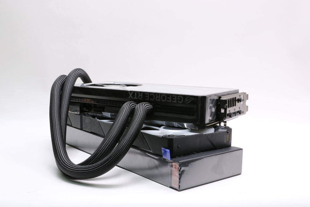 ASUS ROG Astral LC GeForce RTX 5090 OC Edition 32GB GDDR7 Graphics Card — photo 2 of 5