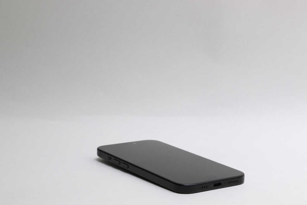 Apple iPhone 15, 128GB, Unlocked, Black, MTLV3LL/A — photo 8 of 13
