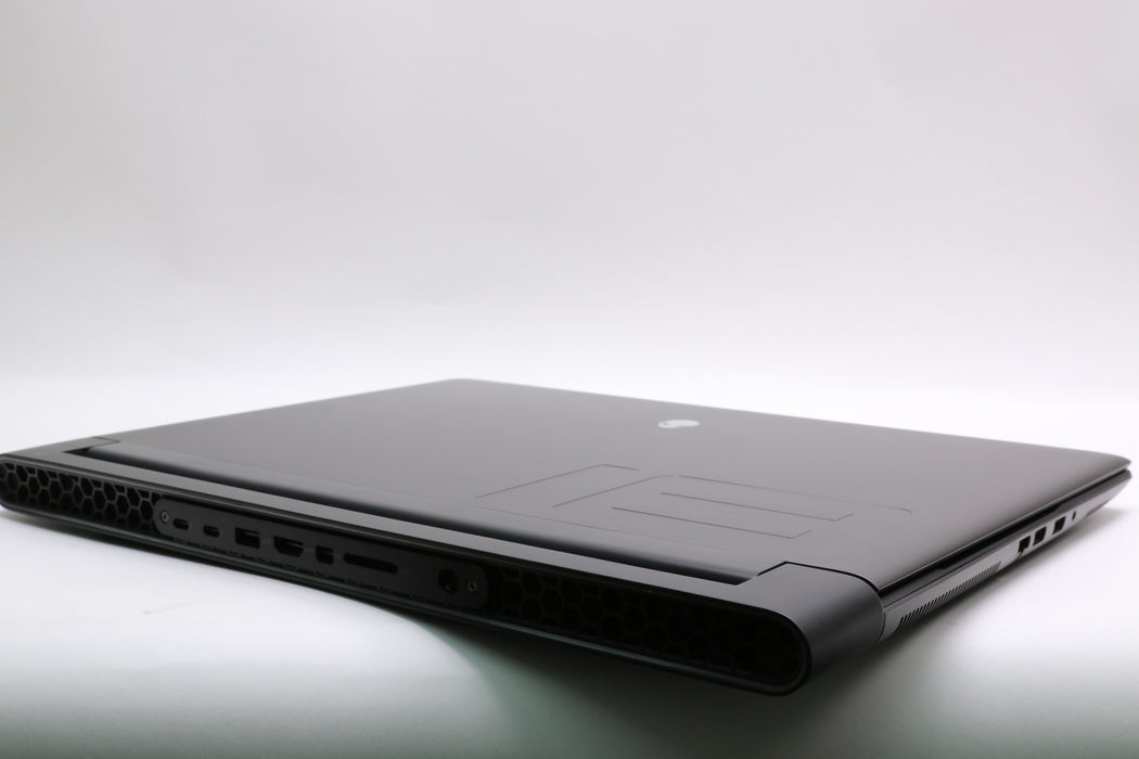 18" WUXGA Alienware m18 R1, i9-13980HX, 64GB, 4TB SSD, RTX 4090 — photo 9 of 13