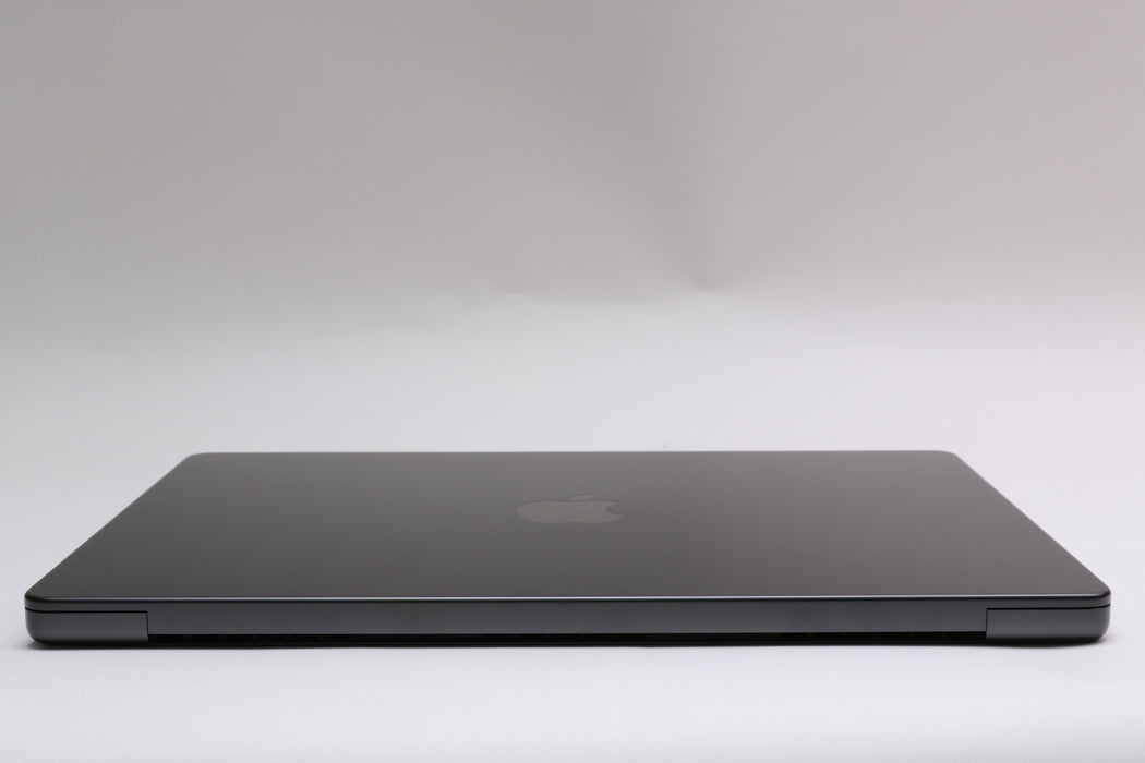 14" 2024, MacBook Pro, BTO, Apple M4 Max, 64GB, 1TB SSD, 40C, 100% Battery — photo 8 of 13