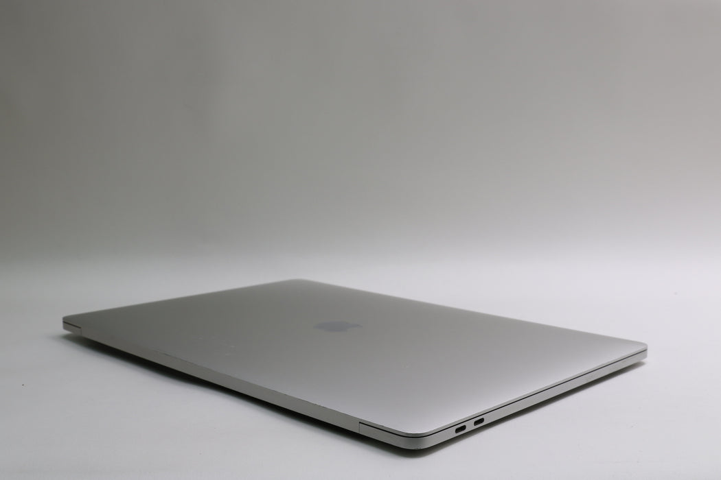 15" 2017, MacBook Pro, MPTU2LL/A, i7-7700HQ, 16GB, 256GB SSD, Radeon Pro 555