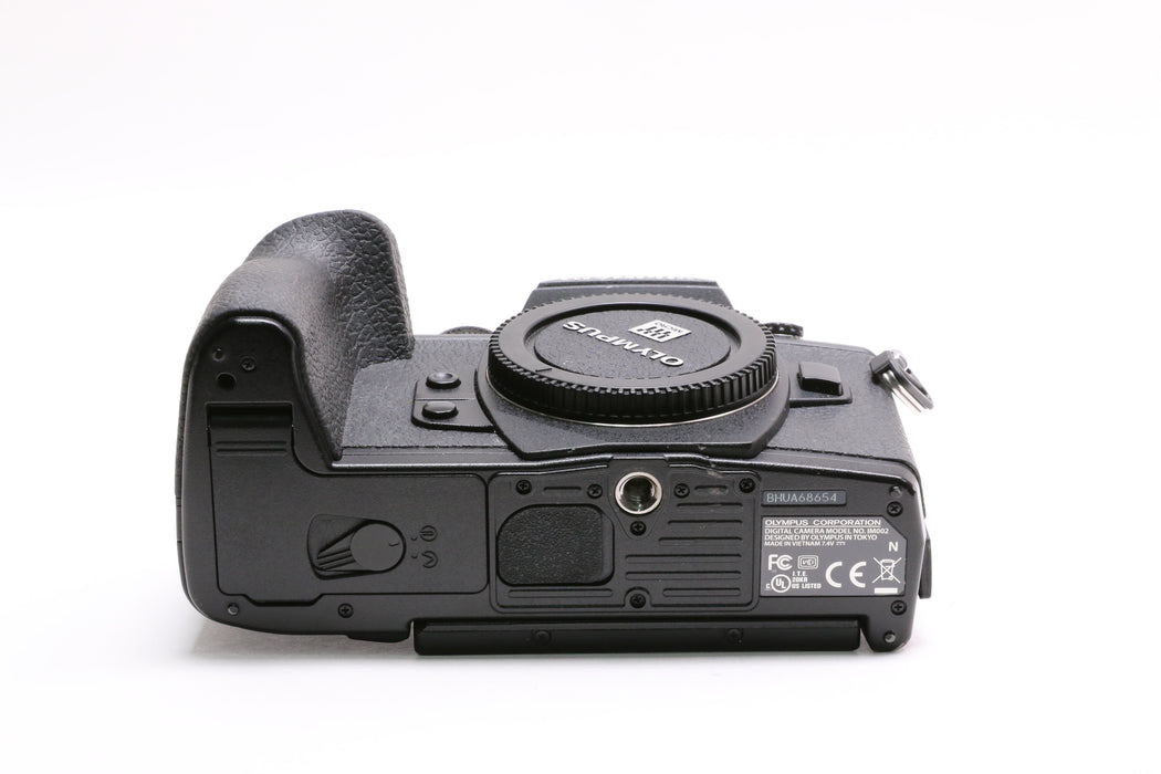Olympus OM-D E-M1 Mark II 20.4MP Mirrorless Camera w/ Godox TT350O Flash!