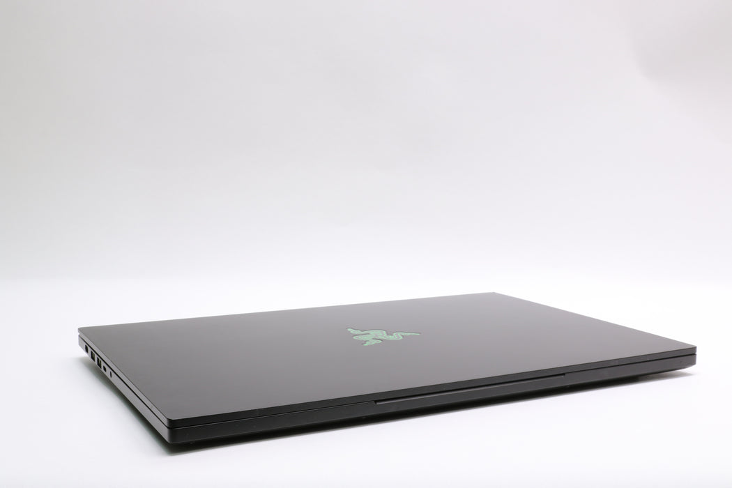 15" Razer Blade 15 Advanced Model (mid 2021), i7-11800H, 16GB, 1TB SDD, RTX 3070