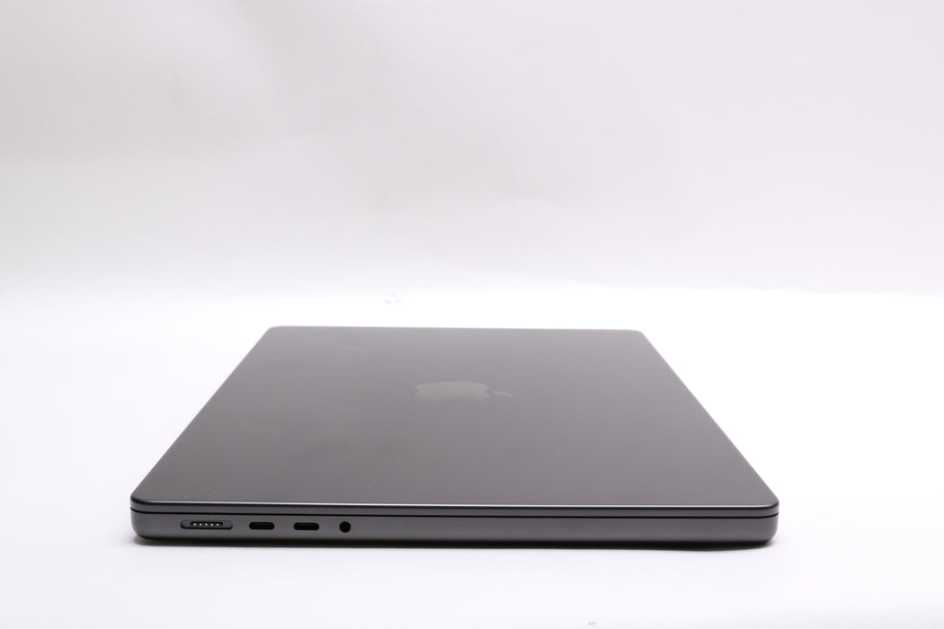 14" 2025, MacBook Pro, MDE04LL/A, Apple M5, 16GB, 512GB SSD, 10C, 100% Battery!