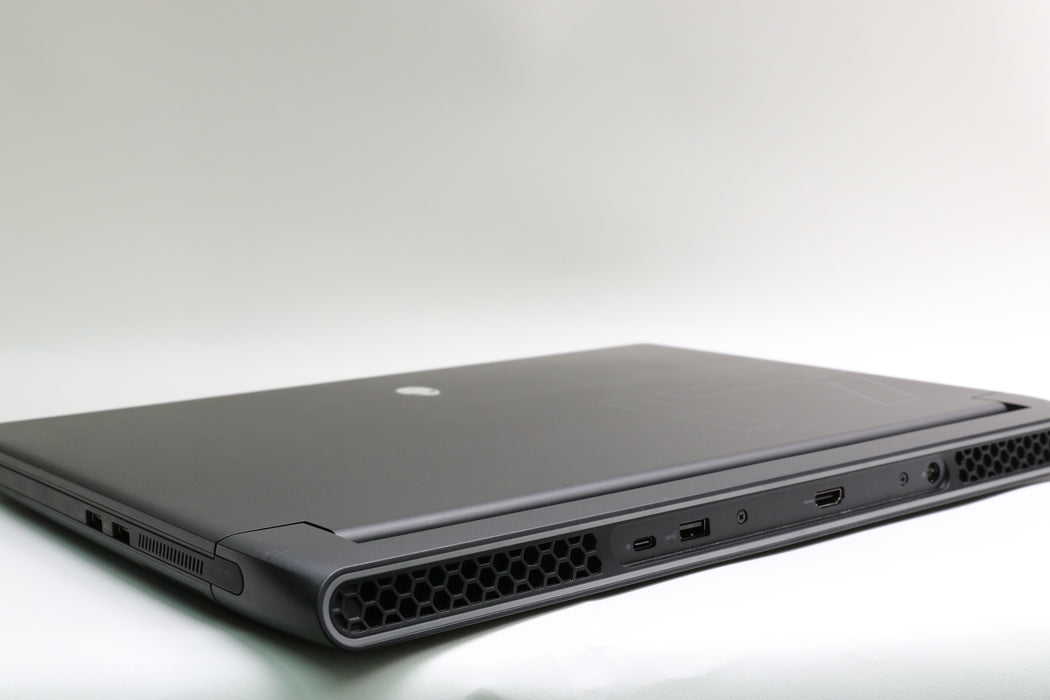 17.3" Alienware, M17 R5, AMD Ryzen 9 6900HX, 32GB, 1TB SSD, RX 6800M 12GB GPU