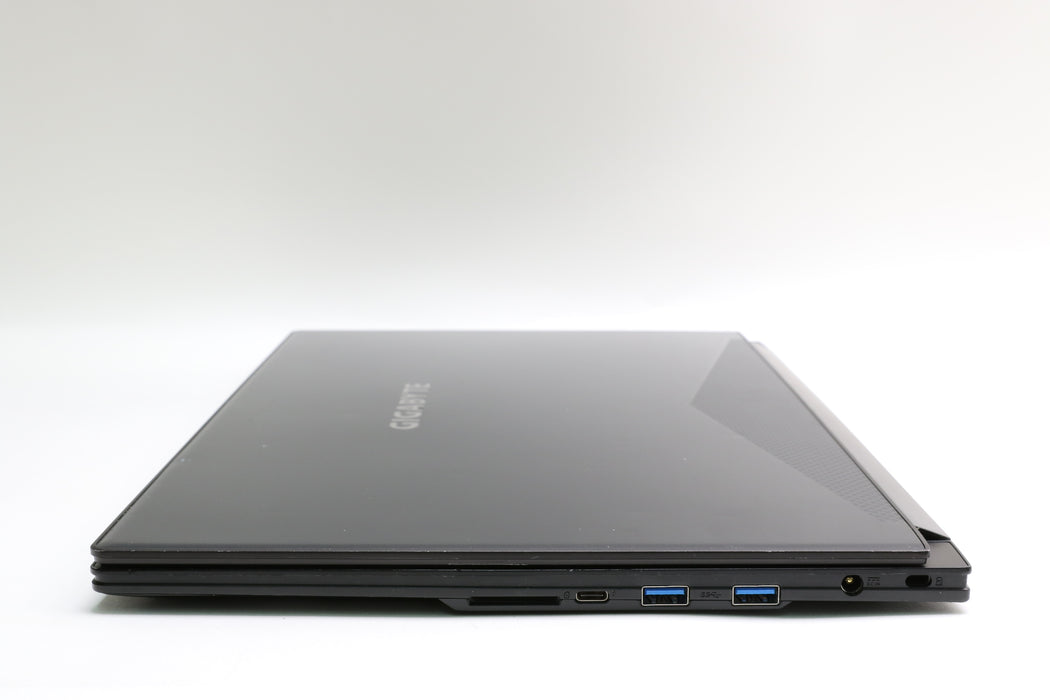 100%BATT 15.6" Gigabyte Aero 15, i7-8750H, 16GB, 512GB SSD, GTX 1070 Max-Q