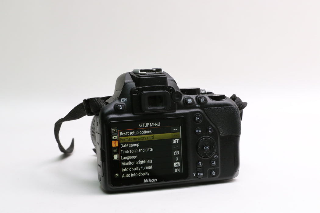 Nikon D3500 Camera w/ Nikon AF-P DX 18-55mm f/3.5-5.6G VR Lens, 2,197 Shutter!