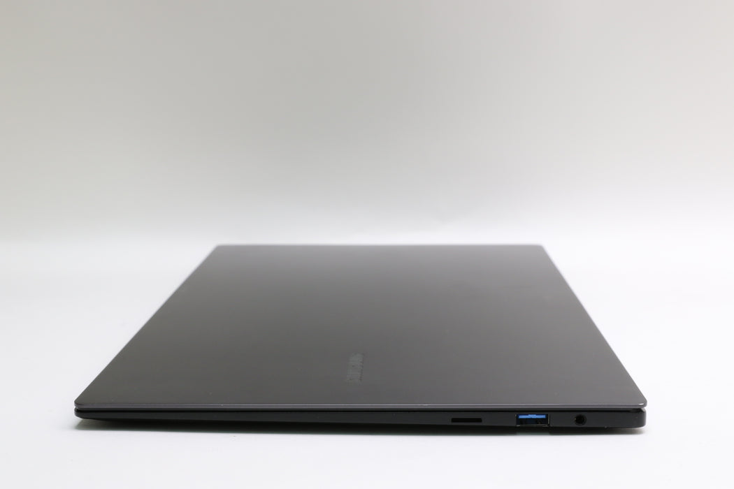15.6" Samsung, 950xed, i7-1260P, 16GB, 512GB SSD