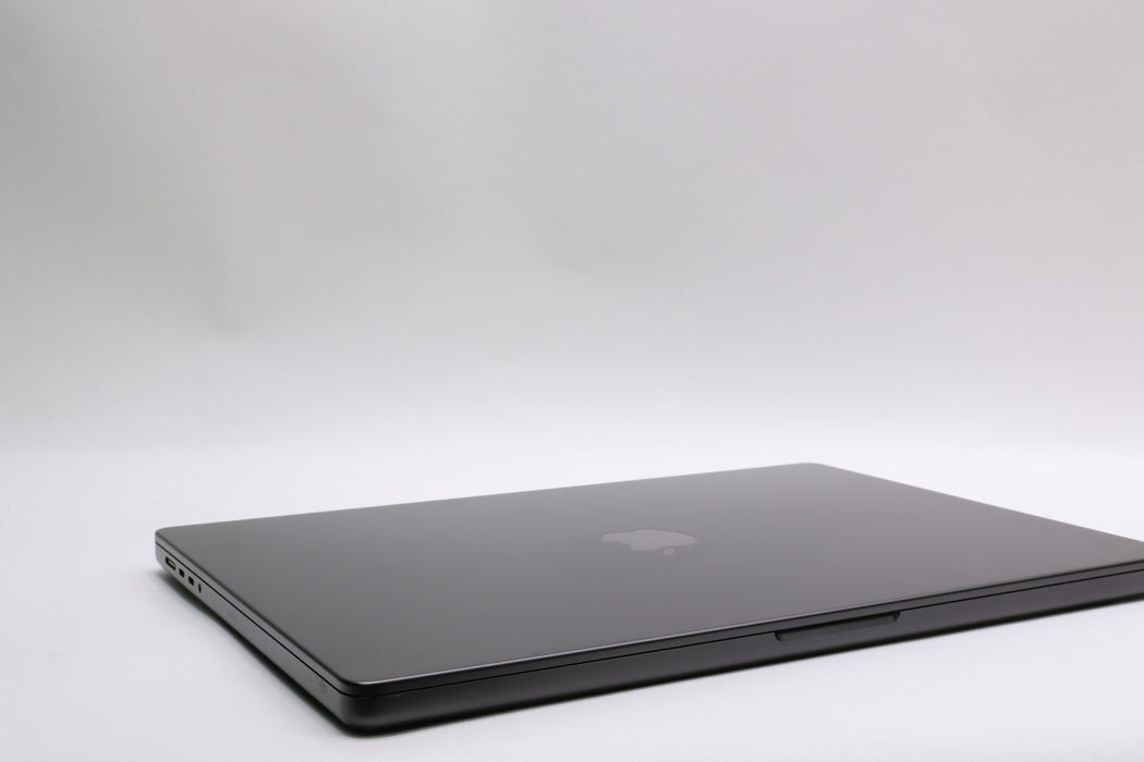 16" 2024, MacBook Pro, MX303LL/A, Apple M4 Max, 36GB, 1TB SSD, 32C, AC+ 2028! — photo 11 of 13