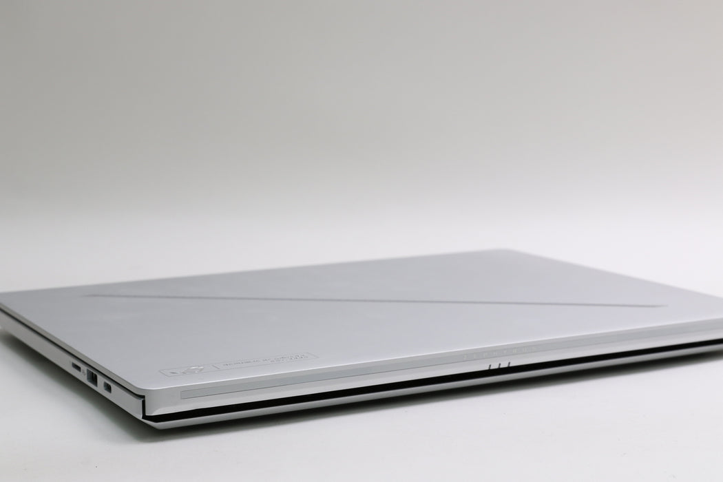 14" Asus Rog Zephyrus G14, AMD Ryzen AI 9 HX 370 w/, 32GB, 1TB SSD, RTX 507