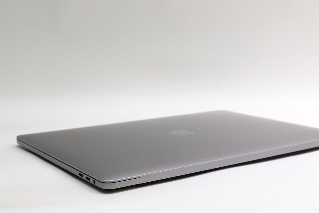 15" 2018, MacBook Pro, MR932LL/A, i7-8750H, 16GB, 256GB, Pro 555X, 100% Battery!