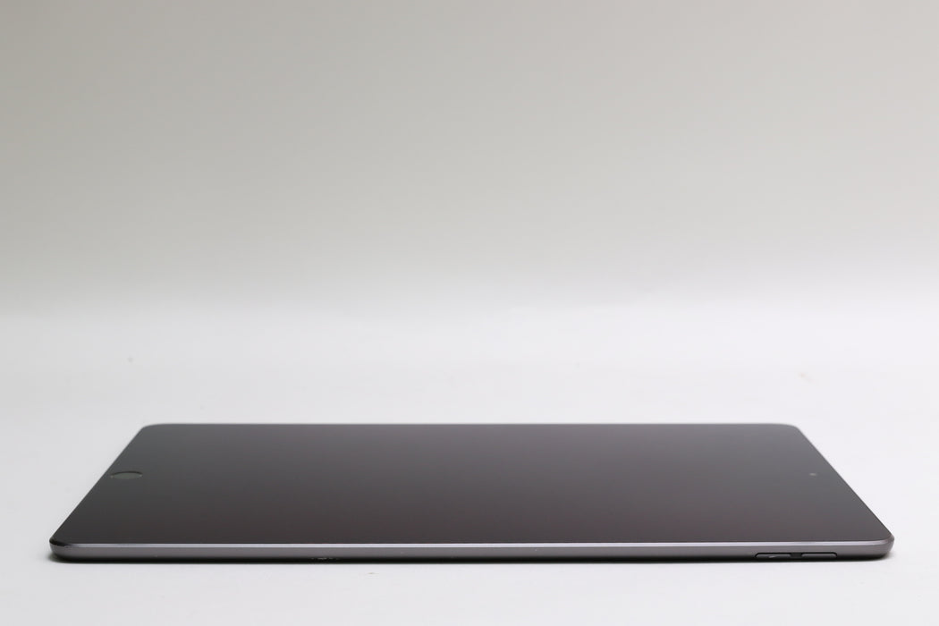 iPad Air (3rd Gen), 64GB, Wi-Fi Only, Space Gray, MUUJ2LL/A 10.5”