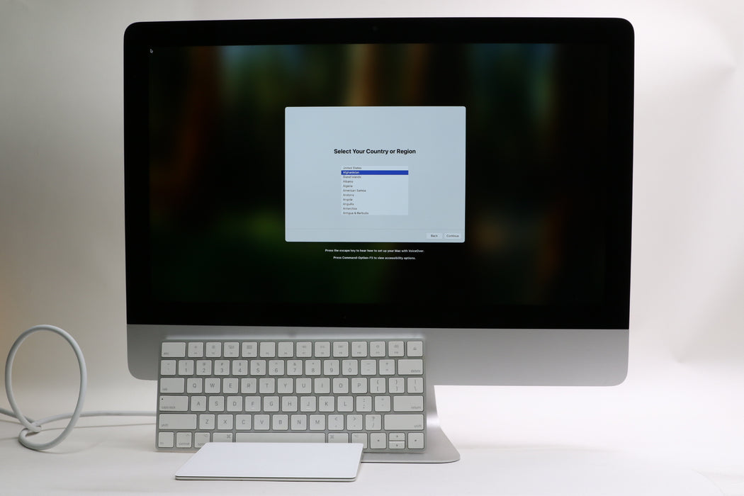 21" 2019, iMac, BTO, i3-8100, 8GB, 1TB Fusion Drive w/ KB and Magic Trackpad