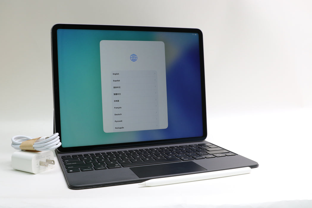 iPad Pro 12.9" M1, 5th Gen, 512GB, Wi-Fi Only, Space Gray, MHNK3LL/A w/ Magic Keyboard, 2nd Gen Apple Pencil