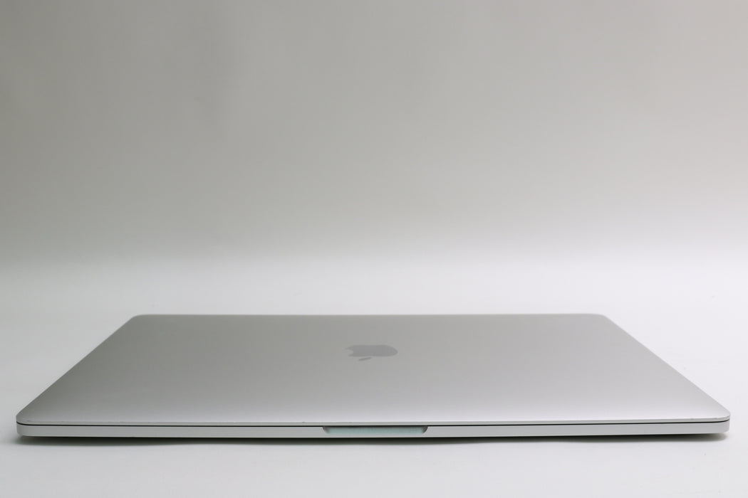 15" 2.8K 2017, MacBook Pro, BTO, i7-7920HQ, 16GB, 256GB SSD, Radeon Pro 560