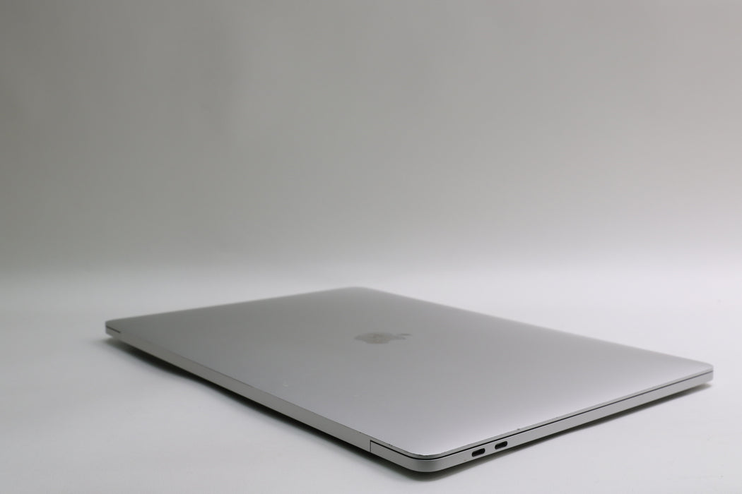 15" 2017, MacBook Pro, MPTU2LL/A, i7-7700HQ, 16GB, 256GB SSD, Radeon Pro 555