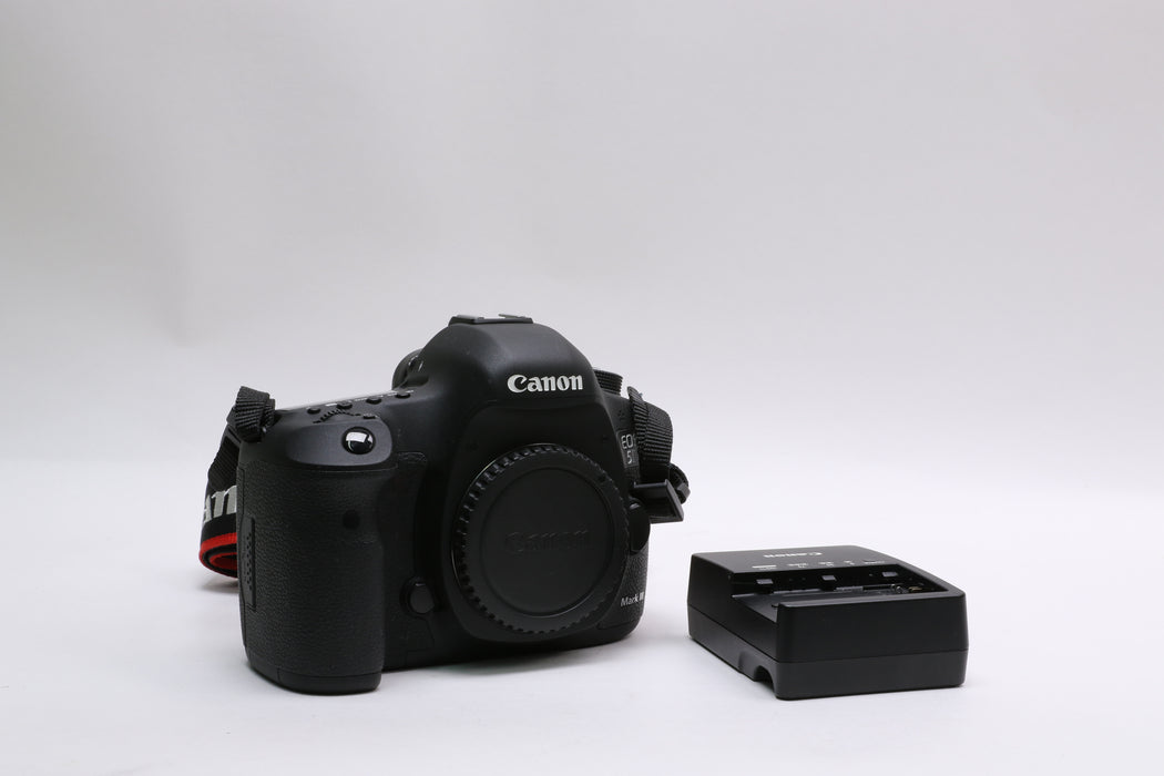 Canon EOS 5D Mark III 22.3MP Digital SLR Camera — photo 8 of 8