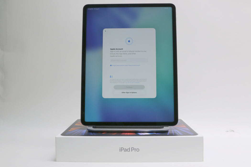 12.9" Apple iPad Pro M1, 5th Gen, 128GB, Wi-Fi, Space Gray, MHNF3LL/A w/ Pencil! — photo 2 of 13