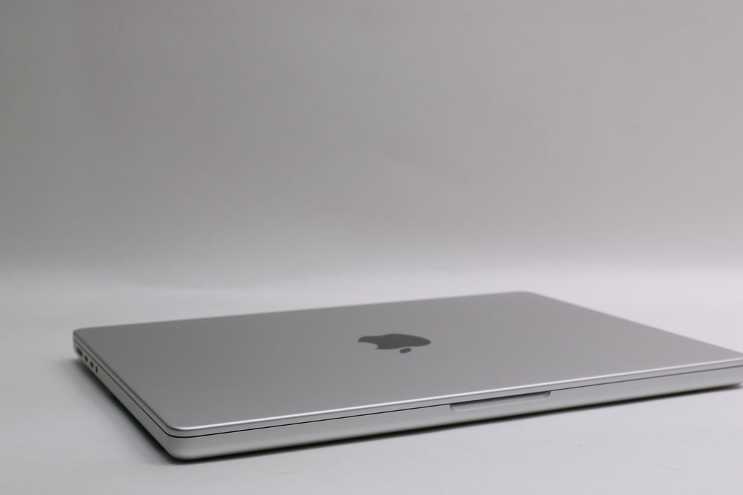 14" 2025, MacBook Pro, MDE44LL/A, Apple M5, 16GB, 512GB SSD, 10C, 100% Battery!