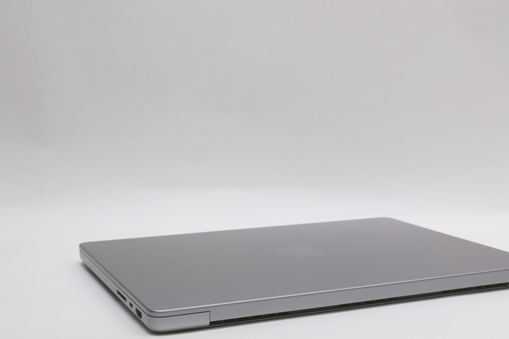 14" 2023, MacBook Pro, BTO, Apple M2 Max, 64GB, 4TB SSD, 38C — photo 7 of 13