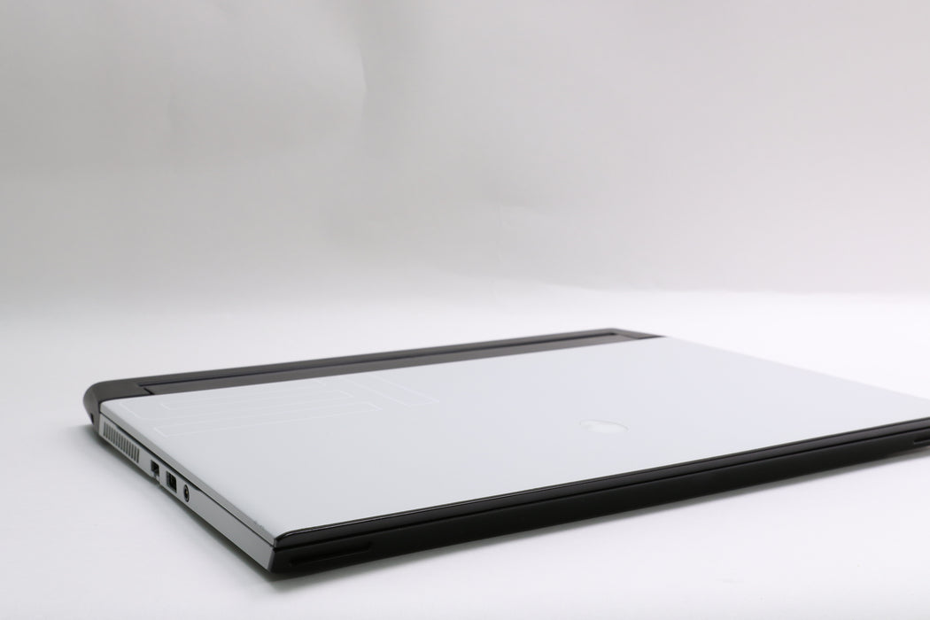 15" Alienware m15 R3 P87F, i7-10875H, 32GB, 512GB SSD, RTX 2070