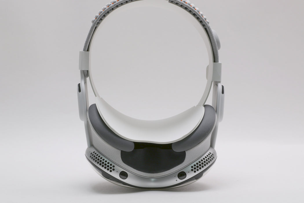 Apple Vision Pro 256GB (M2) Virtual Reality Headset, MQL83LL/A, w/ Accessories! — photo 6 of 7