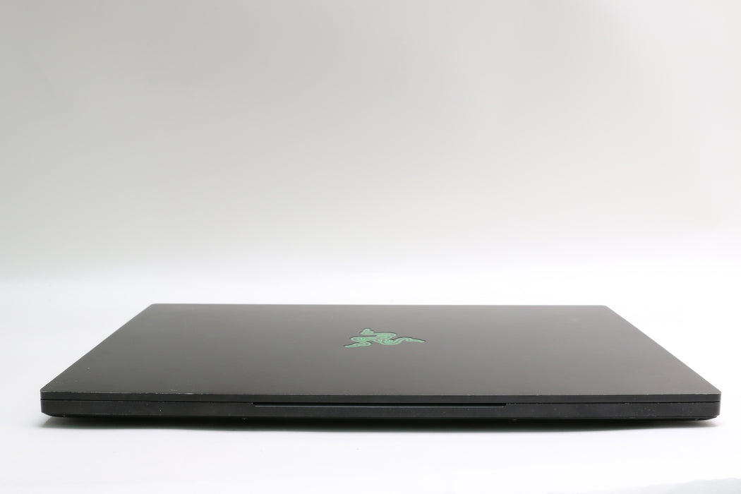 15" Razer Blade 15 (Early 2021), i7-10875H 2.30GHz, 40GB, 1TB SSD, RTX 3070