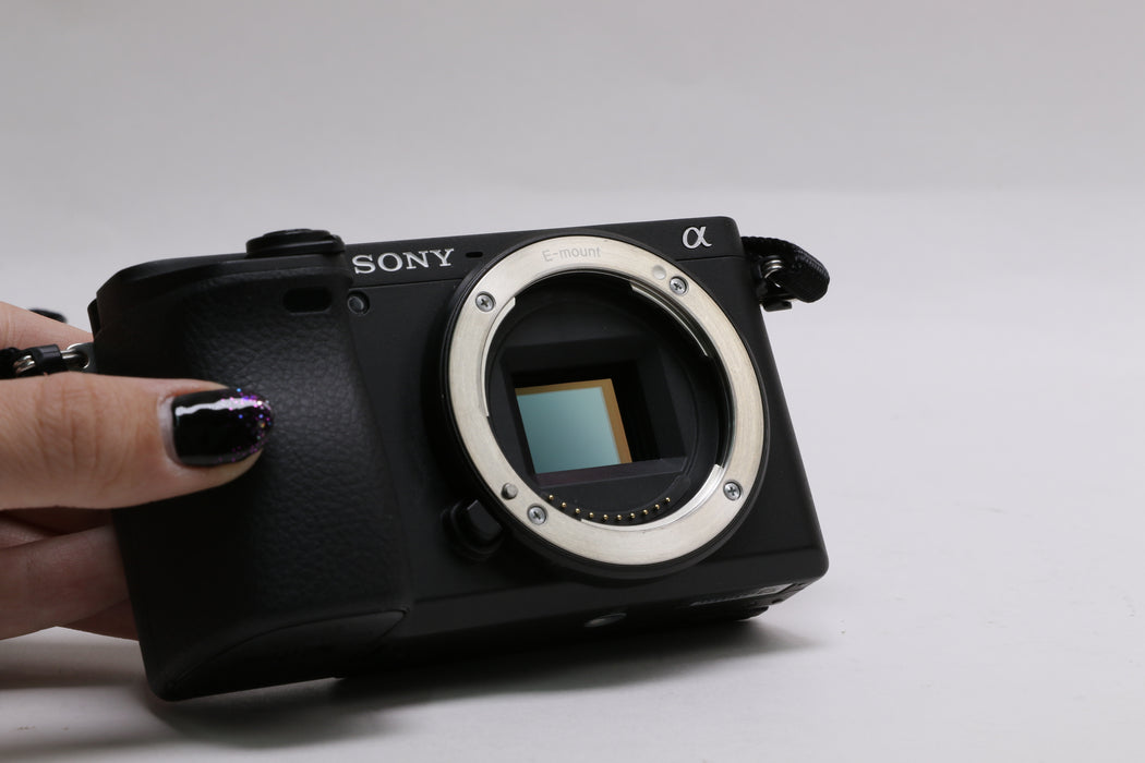 Sony Alpha a6400 24.2MP Mirrorless Camera w/ EP Z 16-50mm f/3.5-5.6 OSS Lens — photo 9 of 11