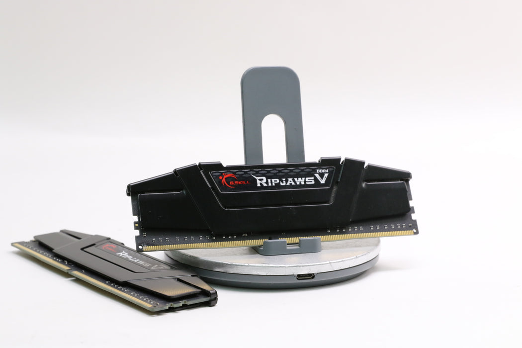 G.Skill Ripjaws V 16GB (2x8GB) DDR4 3200MHz Memory, F4-3200C16D-16GVKB