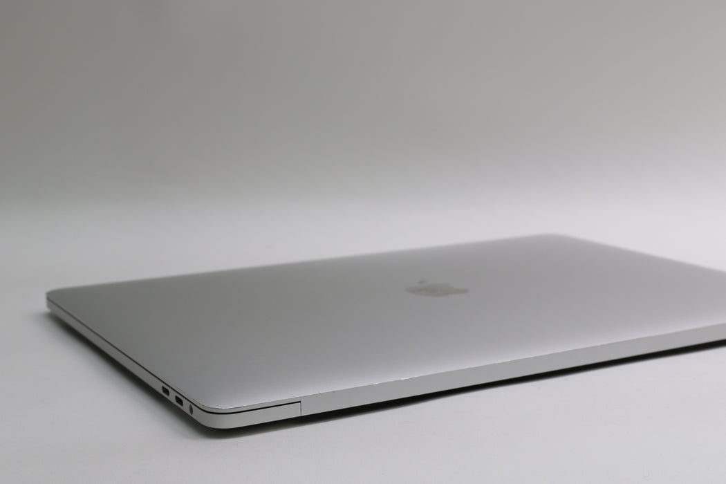 15" 2017, MacBook Pro, MPTU2LL/A, i7-7700HQ, 16GB, 256GB SSD, Radeon Pro 555