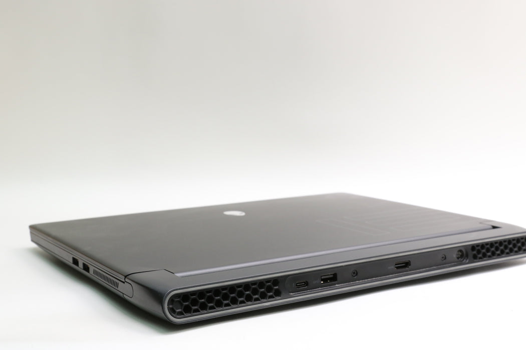 15" QHD Alienware m15 R7, i7-12700H, 16GB, 1TB SSD, RTX 3060, 100% Battery!