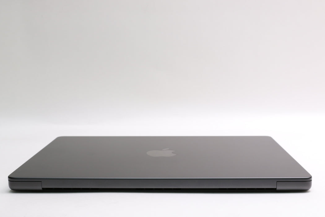 14" 2025, MacBook Pro, MDE04LL/A, Apple M5, 16GB, 512GB SSD, 10C, 100% Battery!