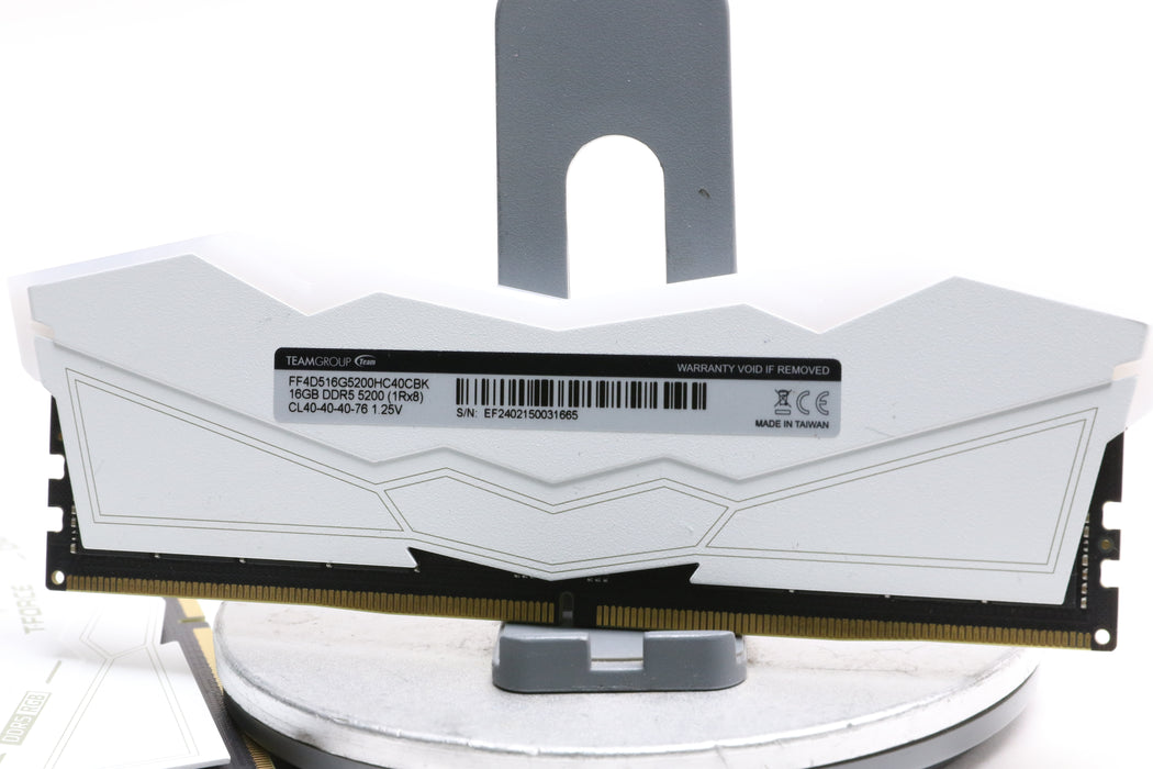 TEAMGROUP T-Force Delta RGB 32GB (2x16GB) DDR5 5200MHz DIMM
