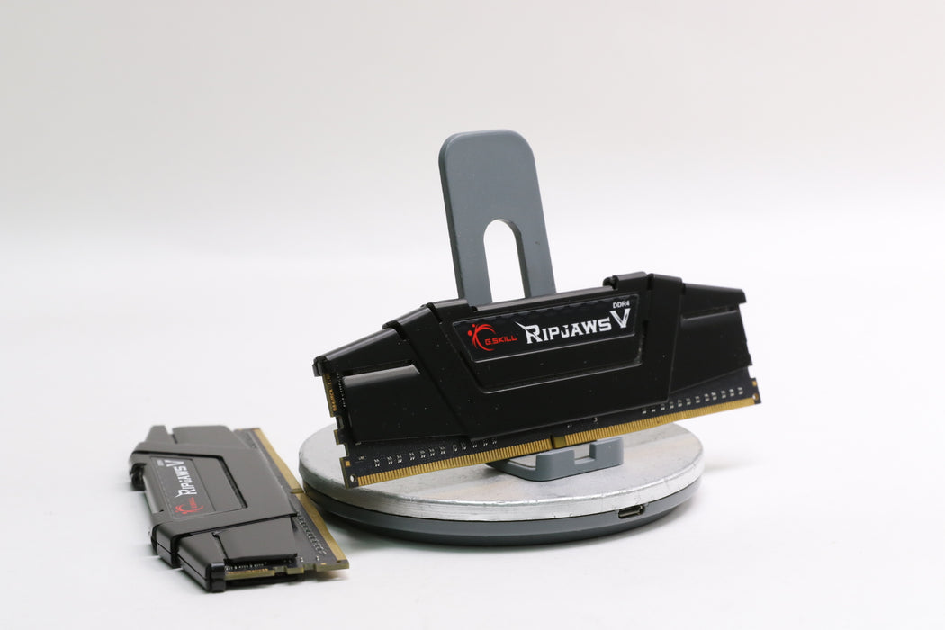 G.Skill Ripjaws V 16GB (2x8GB) 3200MHz DDR4 Memory (F4-3200C16D-16GVKB)