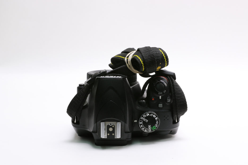 Nikon D3400 DSLR Camera w/ Nikon AF-P DX Nikkor 18-55mm f/3.5-5.6G VR Lens!