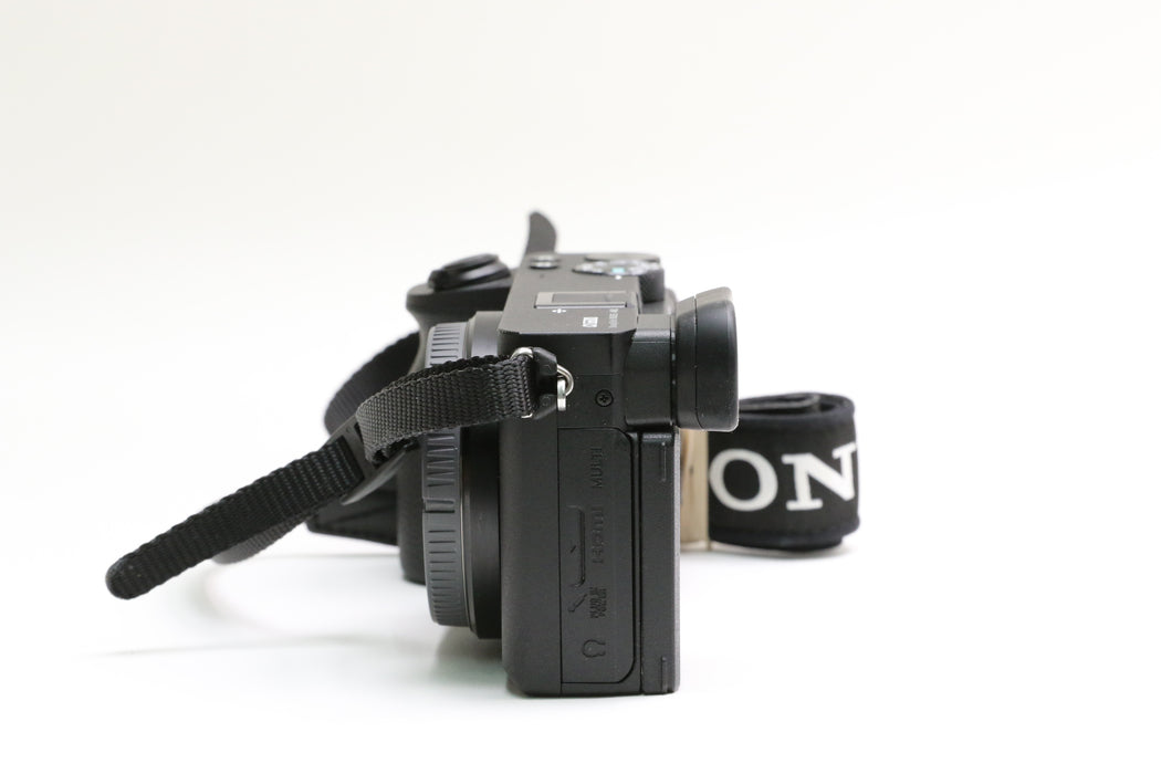 Sony Alpha a6600 Camera, Very Low Shutter Count of 575!