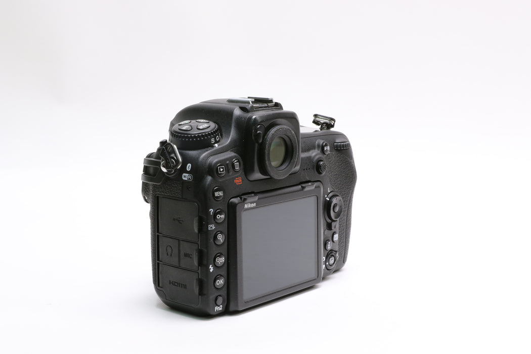 Nikon D500 20.9MP Digital SLR Camera — photo 4 of 8
