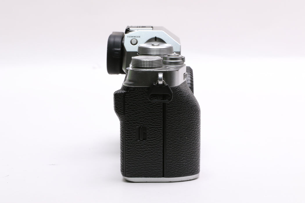 Fujifilm X-T4 26.1MP Mirrorless Camera w/ Box, Low Shutter Count of 7,505!