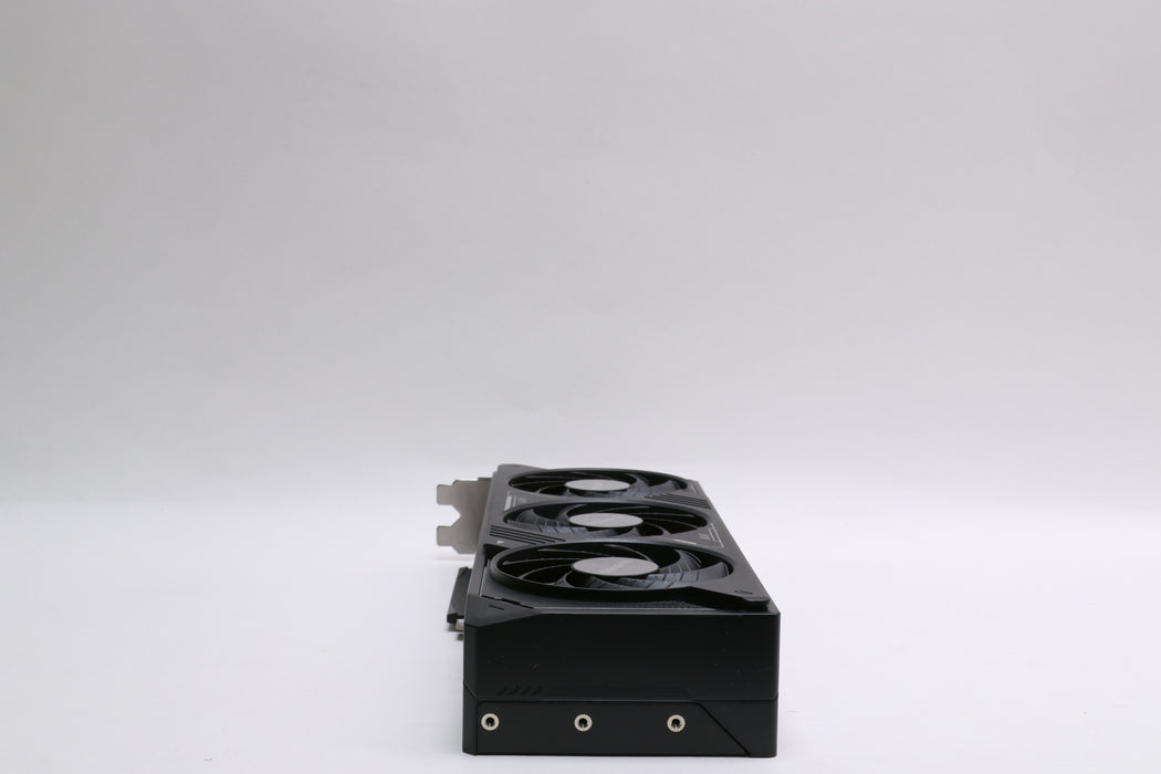 GIGABYTE GeForce RTX 5070 WINDFORCE OC 12GB Graphics Card — photo 5 of 6