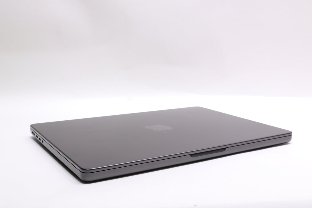 14" 2025, MacBook Pro, MDE04LL/A, Apple M5, 16GB, 512GB SSD, 10C, 100% Battery!