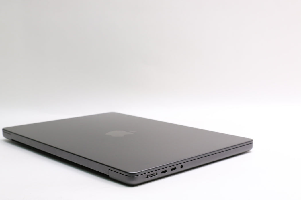14" 2025, MacBook Pro, MDE04LL/A, Apple M5, 16GB, 512GB SSD, 10C, 100% Battery!
