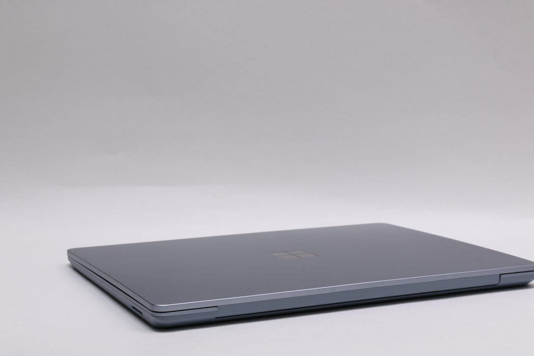 12" Microsoft Surface Go, i5-1035G1, 8GB, 256GB SSD, Touchscreen — photo 7 of 13