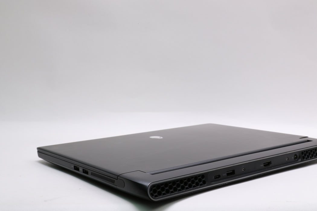 15.6" Alienware m15 R6, i5-11400H, 8GB, 256GB SSD, RTX 3060 — photo 7 of 13