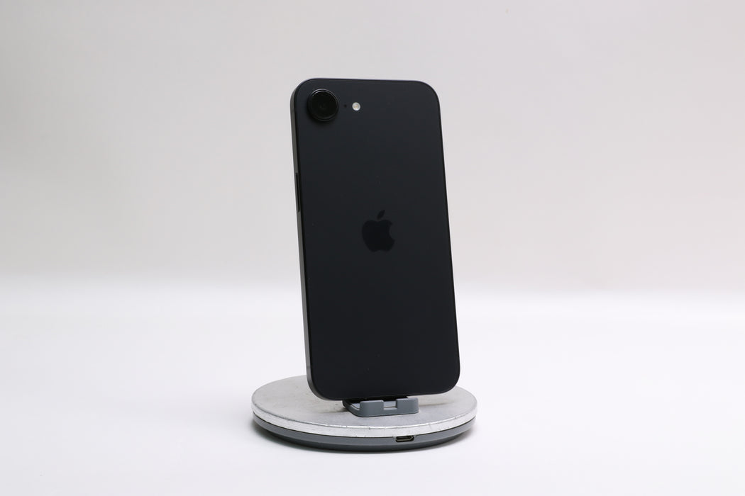 Apple iPhone 16e, 128GB, Unlocked, Black, MD0T4LL/A — photo 5 of 14